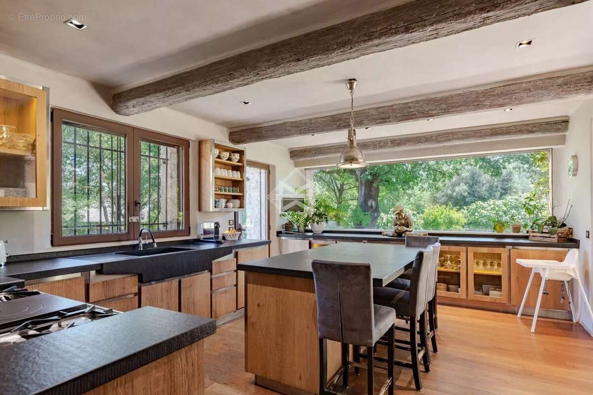 Maison à ROQUEFORT-LES-PINS