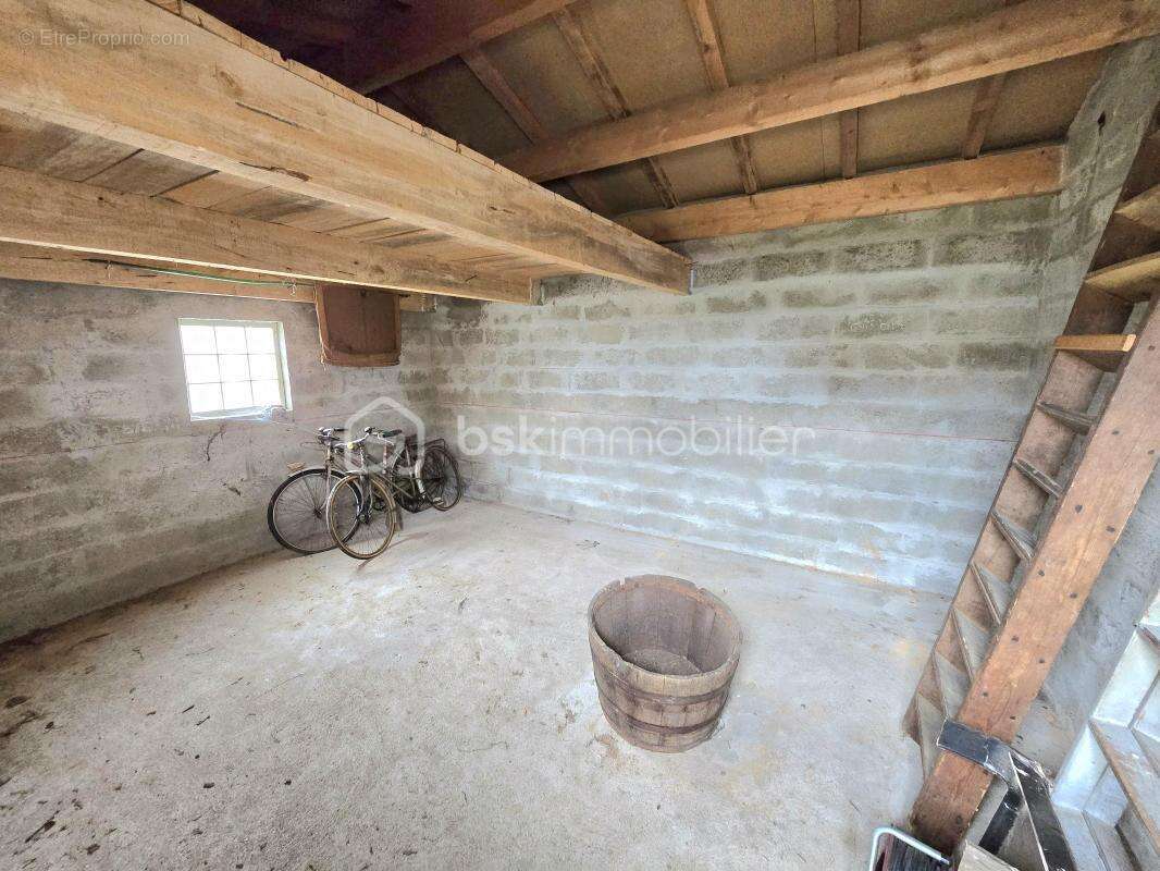 Pavillon 2 chambres (possibilite 3) sur un terrain constructible de 3 237 m2 !!! - photo 12