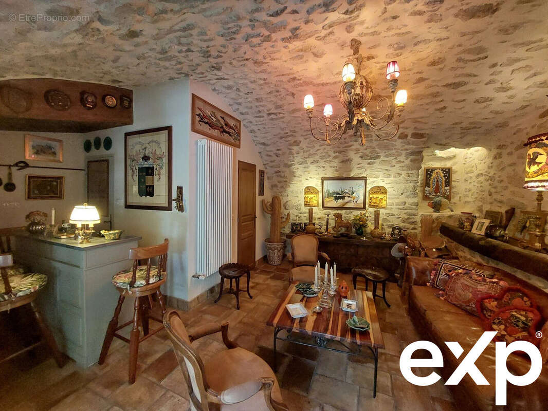 Maison à ALLEGRE-LES-FUMADES