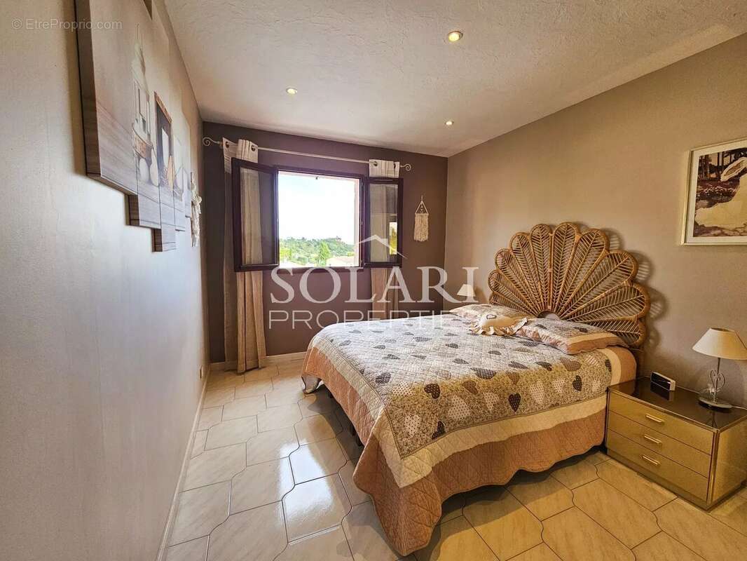 Maison à MANDELIEU-LA-NAPOULE