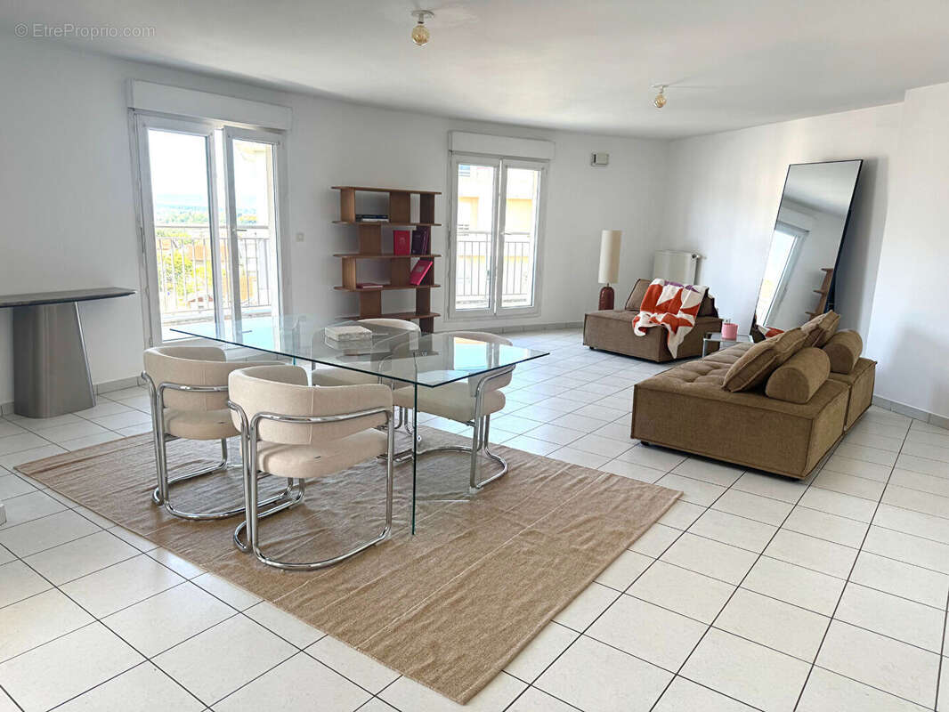 Appartement 100 m² à Annemasse  - photo 2