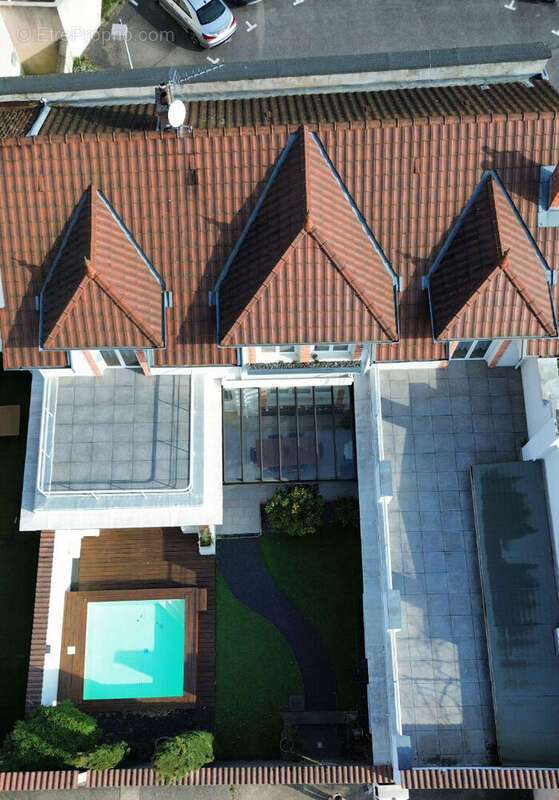 Maison à BOURGOIN-JALLIEU