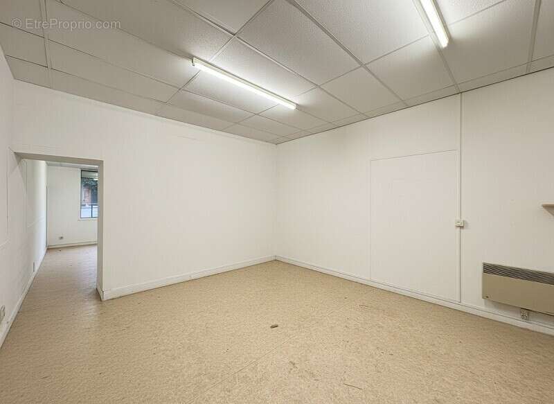 Commerce 375 m² à Toulouse  - photo 8