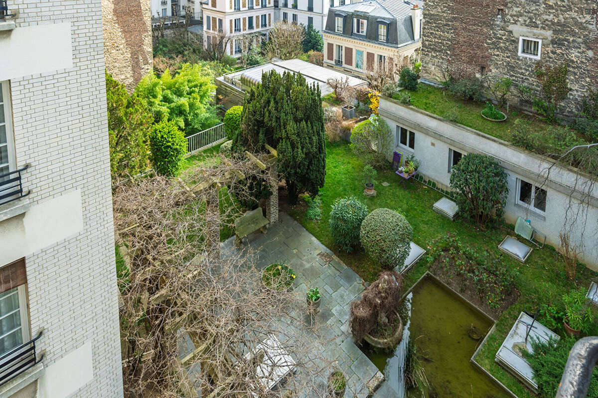 Appartement à PARIS-14E