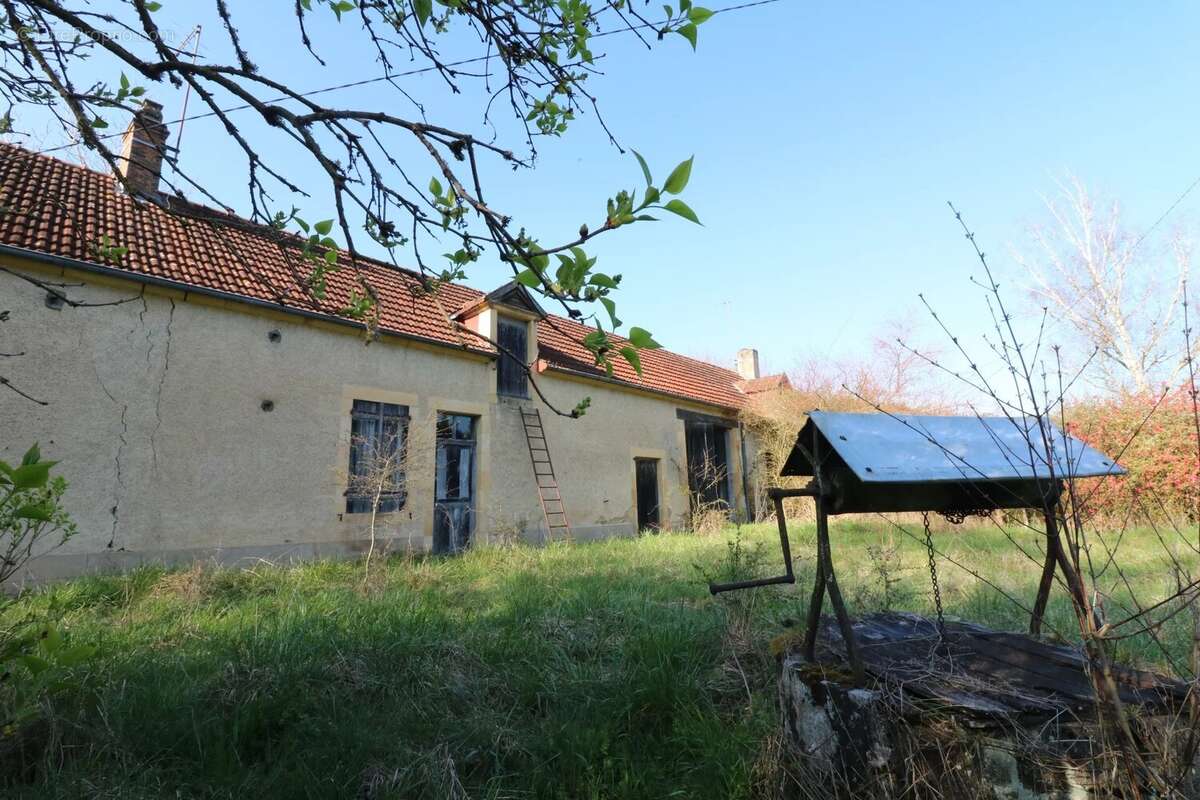 Maison à LA GUERCHE-SUR-L&#039;AUBOIS