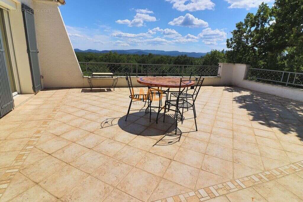 Maison à SAINT-MAXIMIN-LA-SAINTE-BAUME