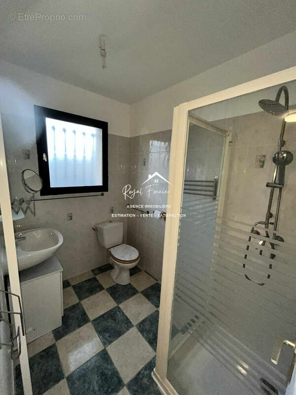 Salle d&#039;eau suite parentale - Maison à INGRANDES