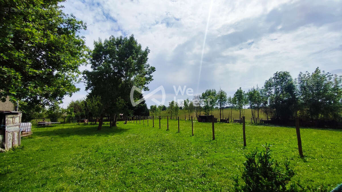 Terrain à VAUREILLES