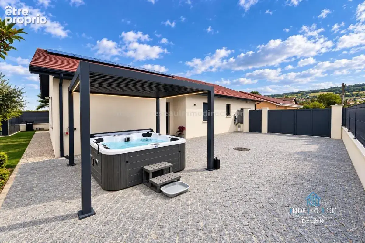 Photo Maison à Saint-Hilaire-De-La-Cote au prix de 342 000€
