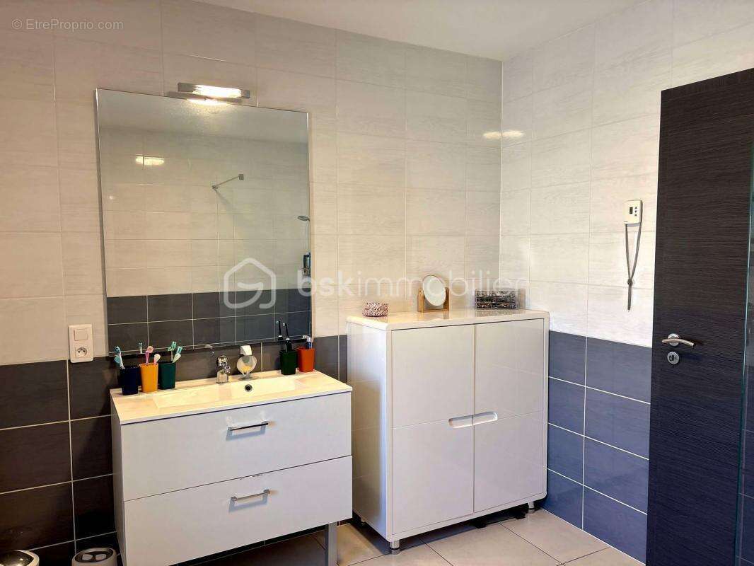 Appartement à COURCELLES-CHAUSSY