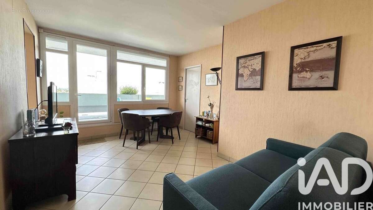 Photo 3 - Appartement à HOUILLES