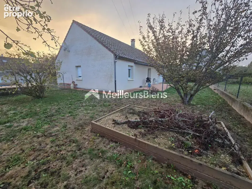 Maison 103 m² de plain-pied à Izeure sur terrain de 900 m² - photo 9
