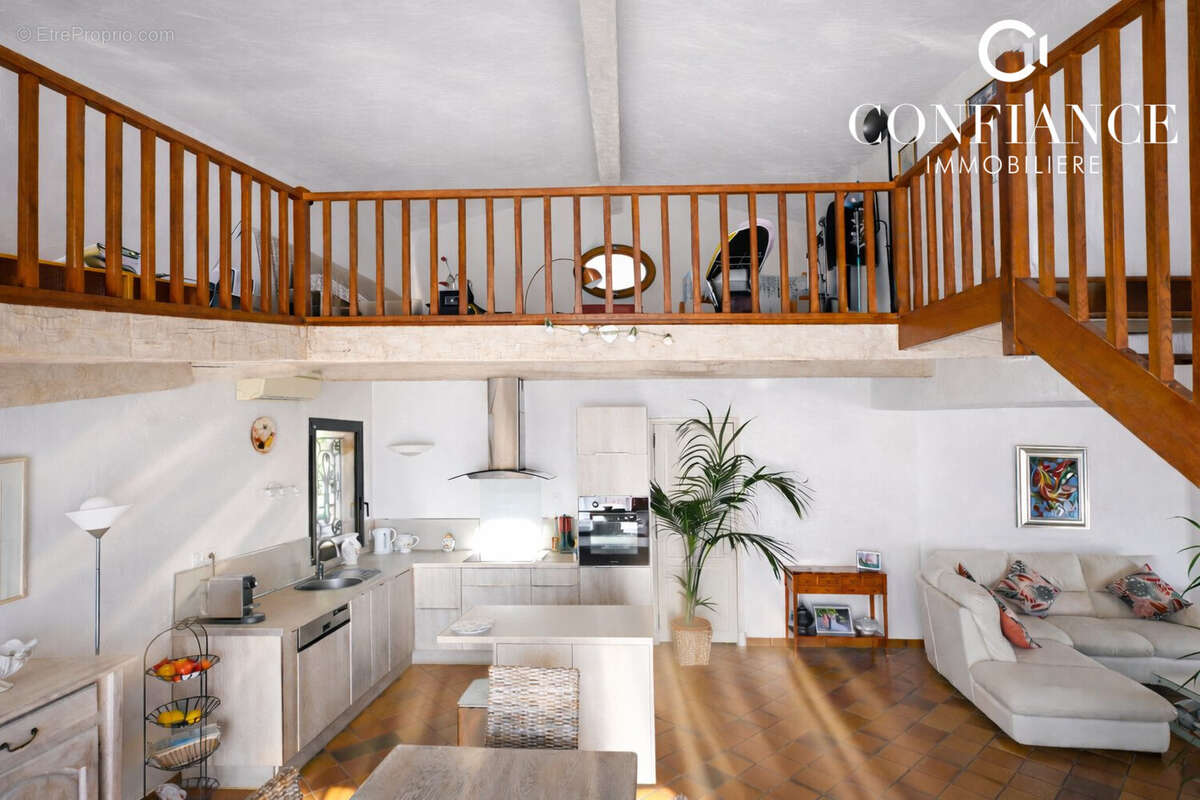 Maison à GATTIERES