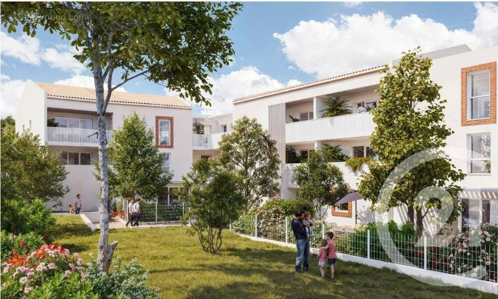 Appartement à CARBONNE