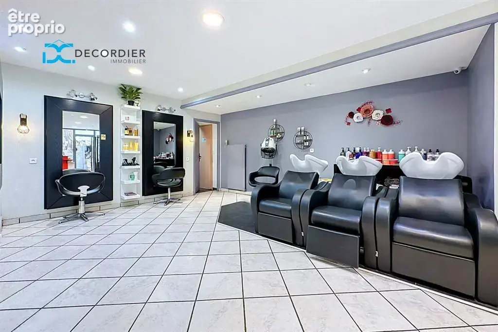Evian centre - local commercial 65.57m² - photo 3