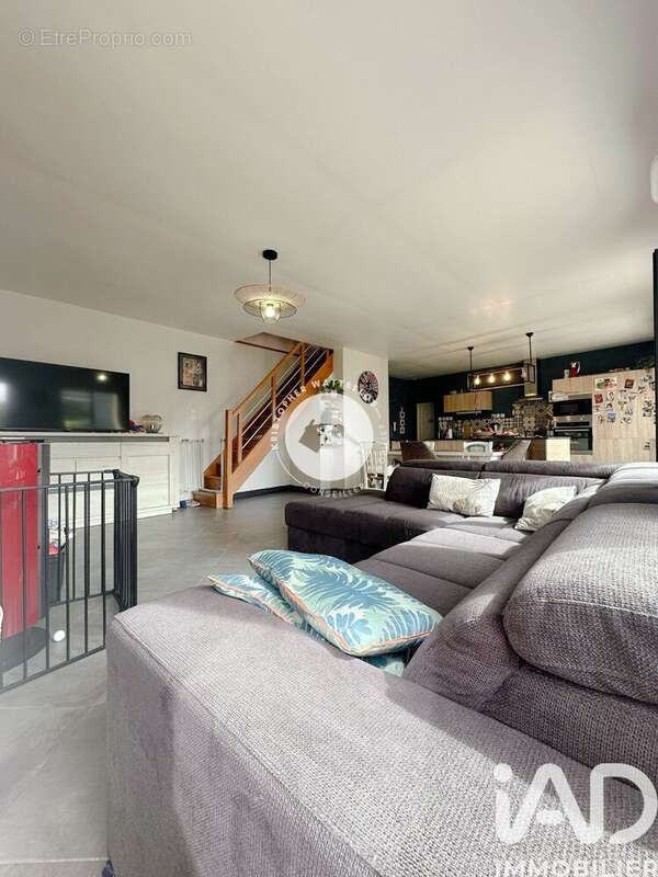 Maison 96 m² à Blendecques  - photo 3