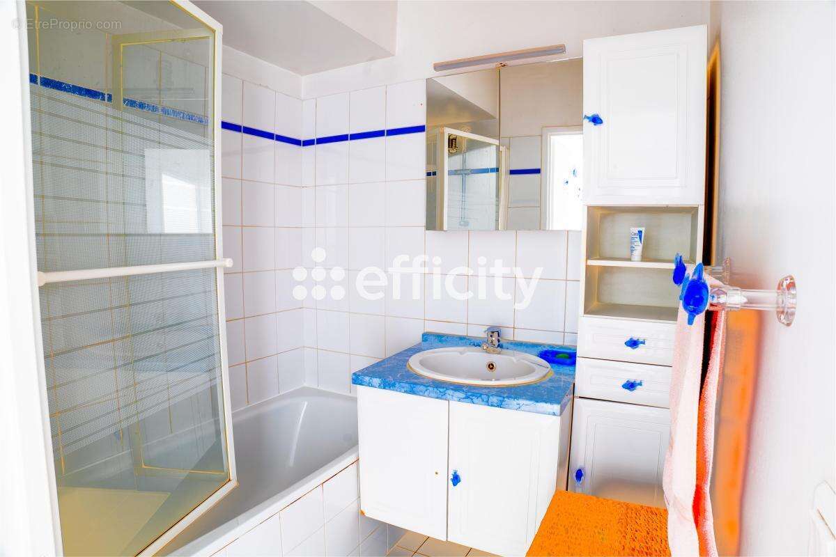 Appartement à VILLENEUVE-LA-GARENNE