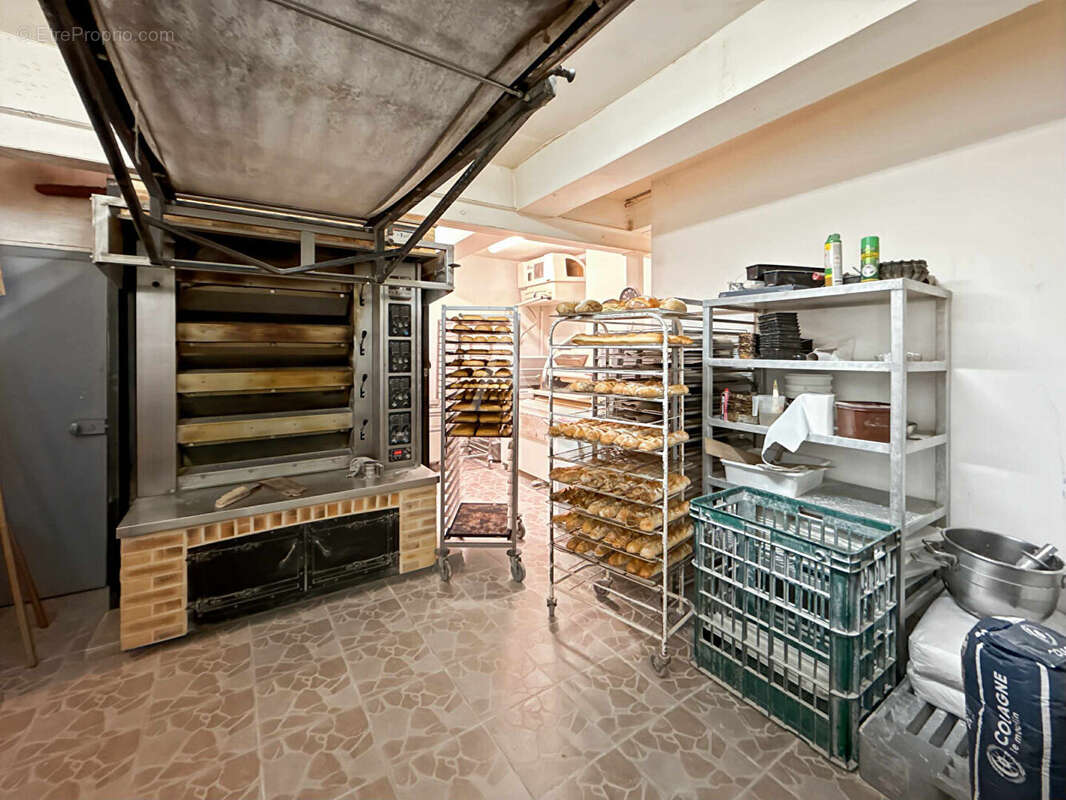 Commerce à ETREPAGNY