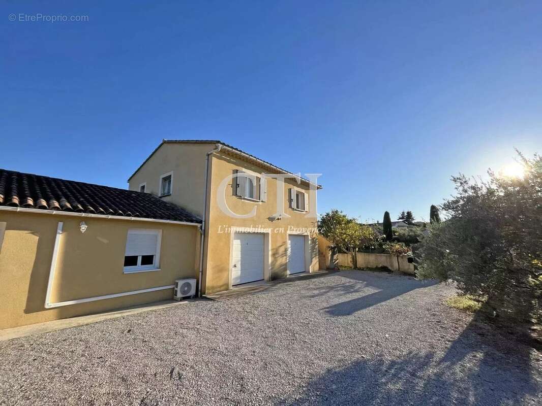 Maison à MIRABEL-AUX-BARONNIES