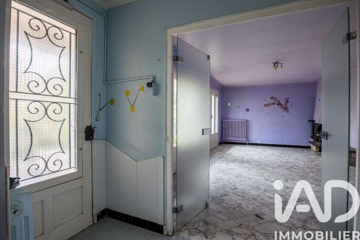 Photo 8 - Maison à LA CHAPELLE-SAINT-MESMIN