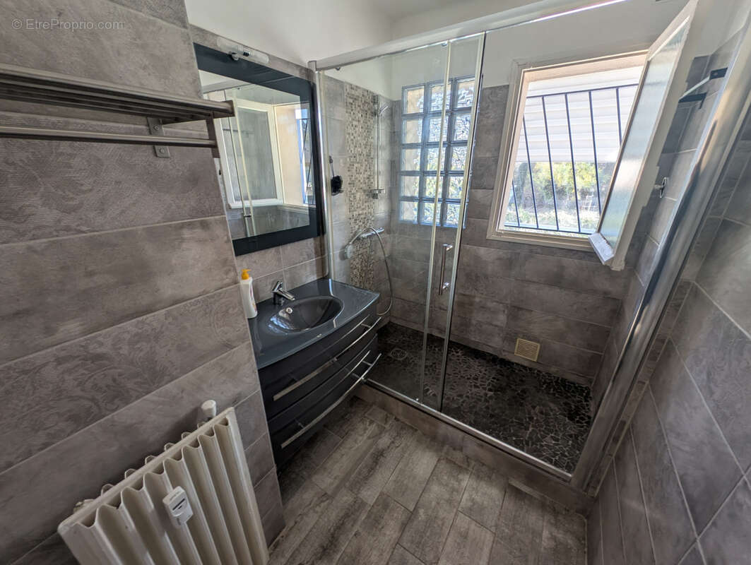 Appartement à SIX-FOURS-LES-PLAGES