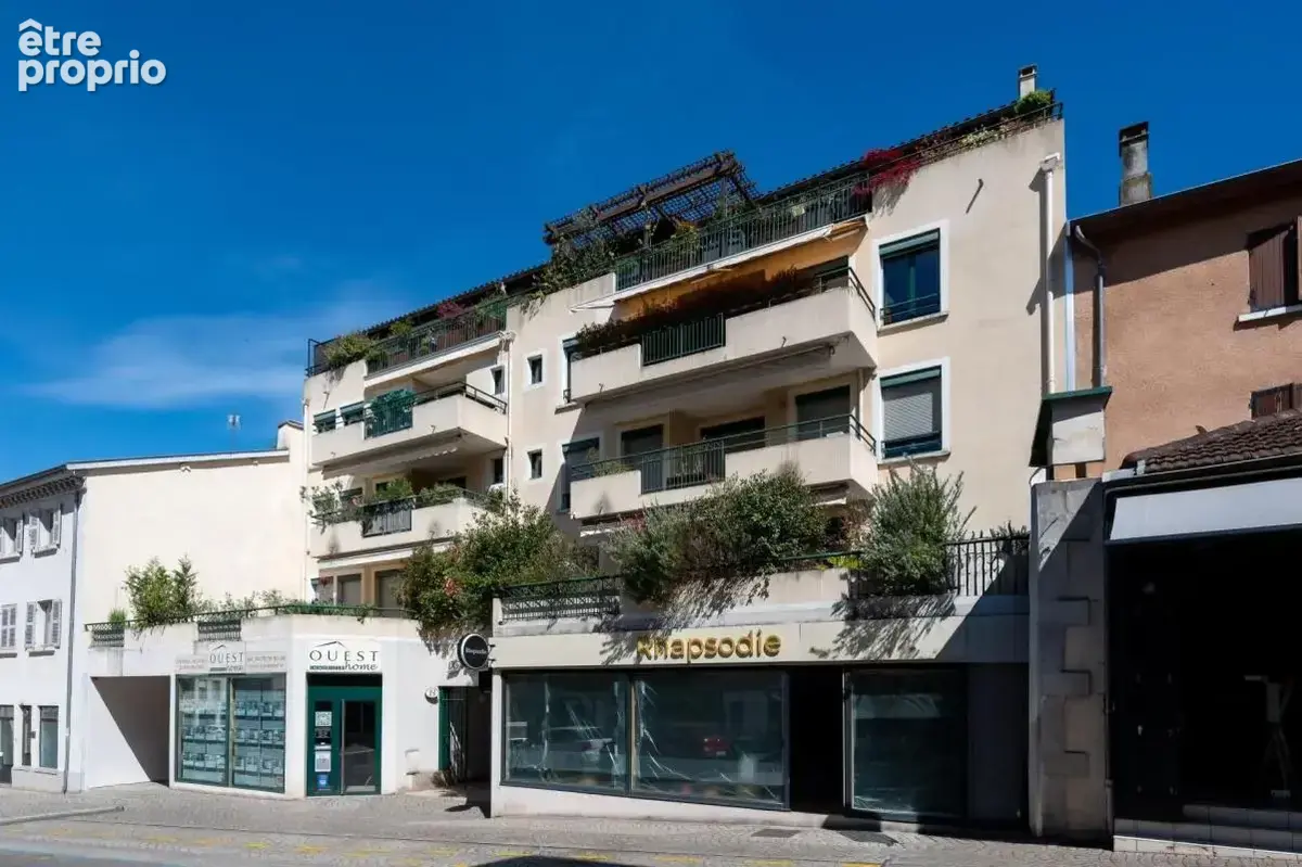 Appartement à CHARBONNIERES-LES-BAINS