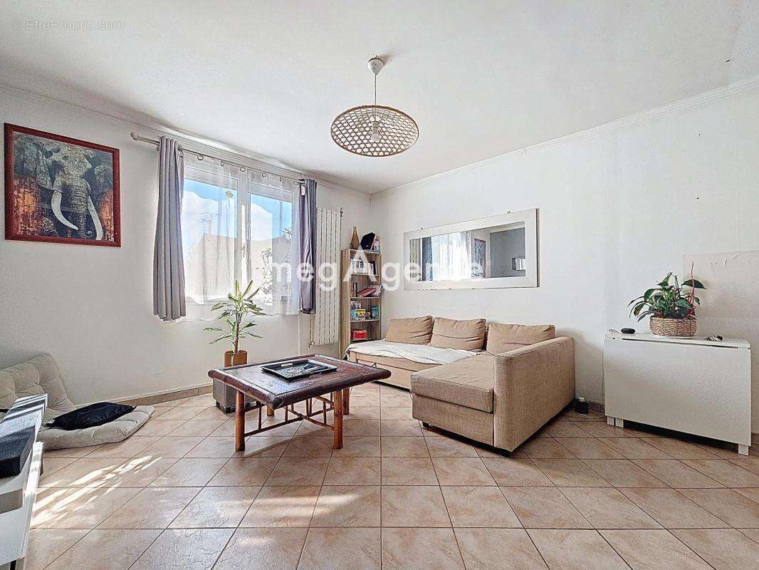 Maison à LES MUREAUX