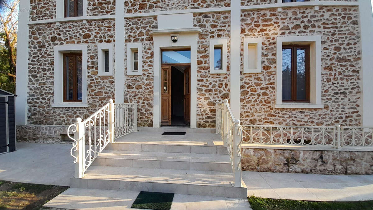 Appartement à LIMOURS