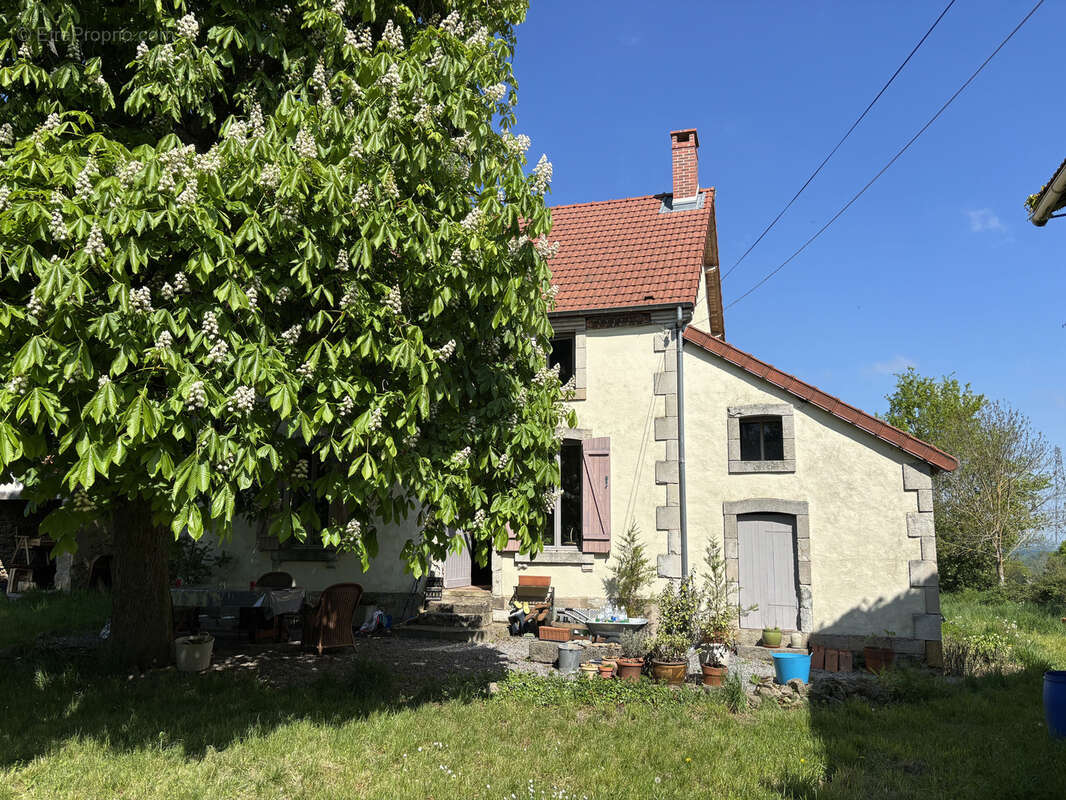 Maison à LOUROUX-DE-BEAUNE