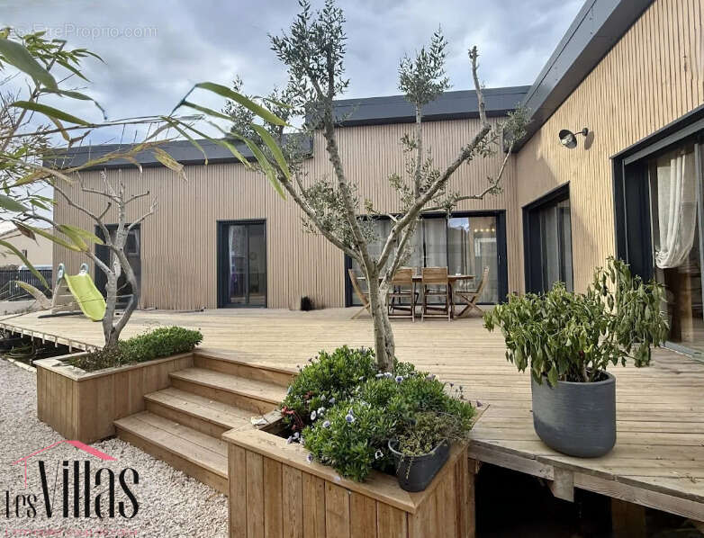 Maison à RUSTIQUES