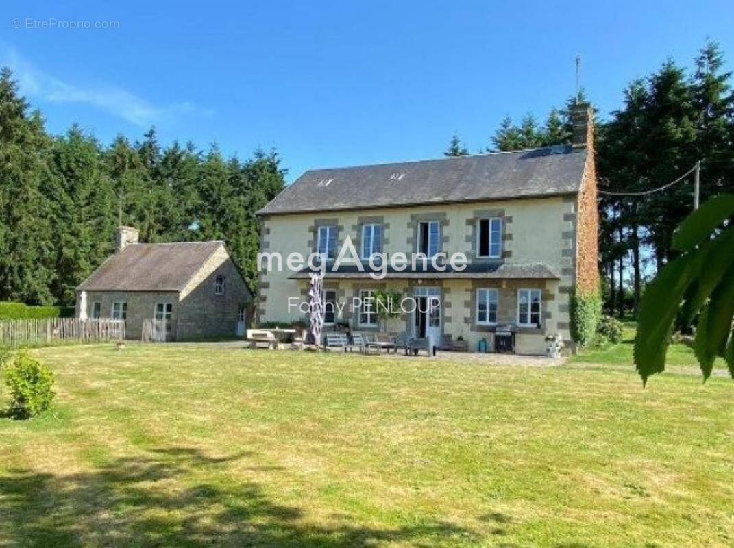Maison à PERRIERS-EN-BEAUFICEL