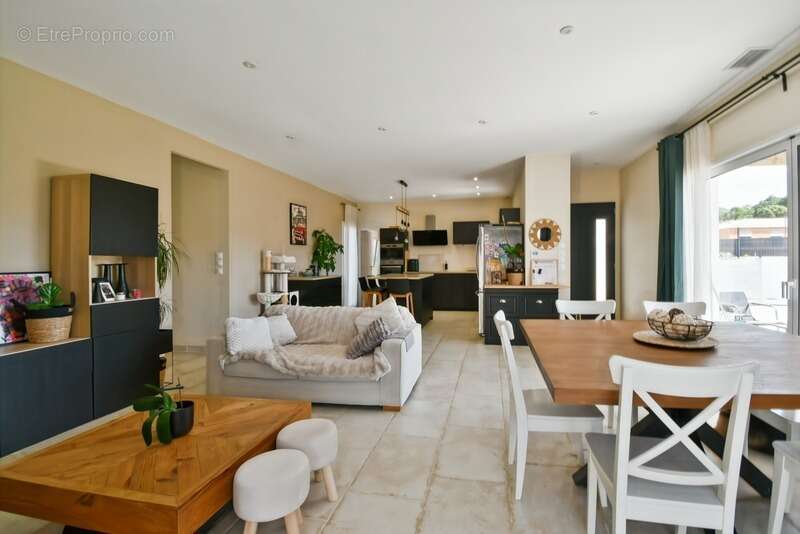 Villa Plain-pied Contemporaine 124m² – Piscine – Terrain 750m² – Aumelas (34) - photo 8