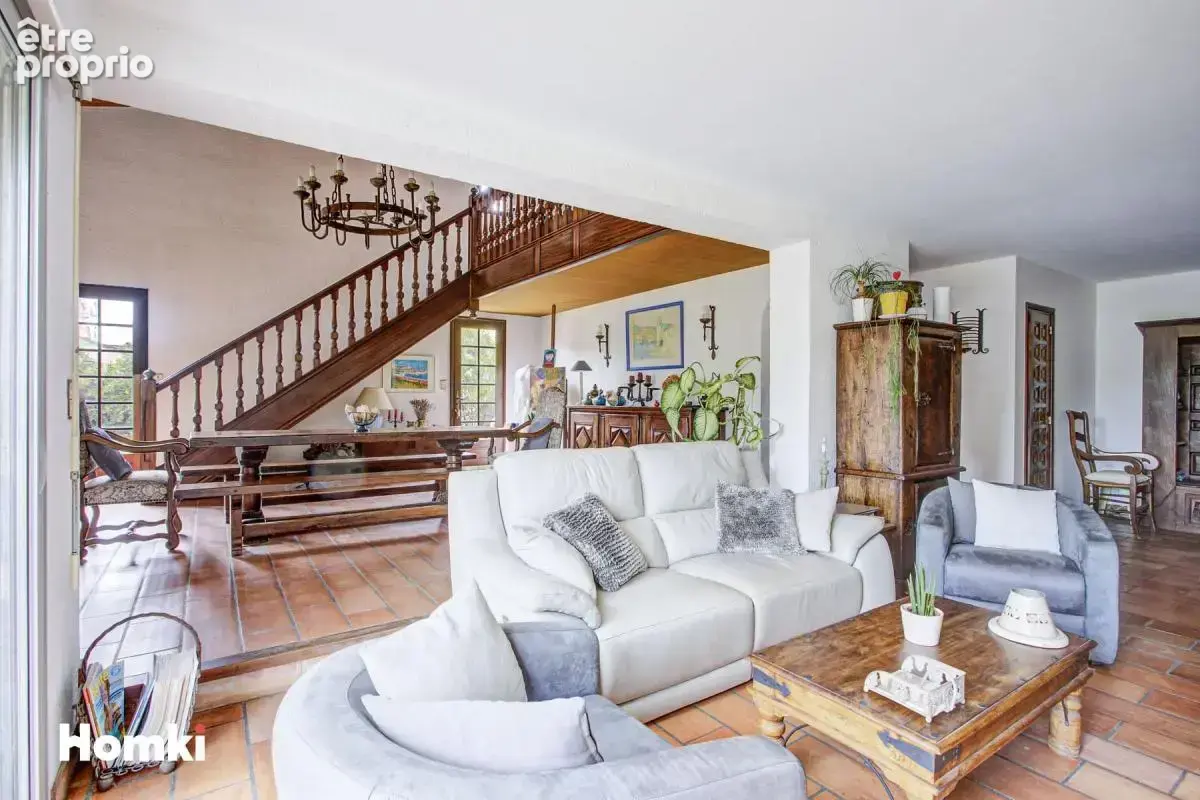 Maison/Villa T7 de 223 m² avec une indépendance à Saint-Cyprien 66750 - photo 7