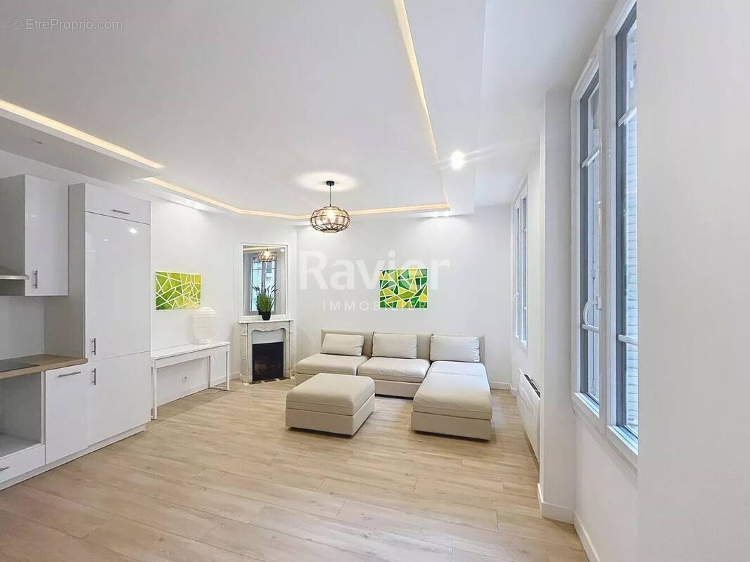 Appartement à PARIS-16E