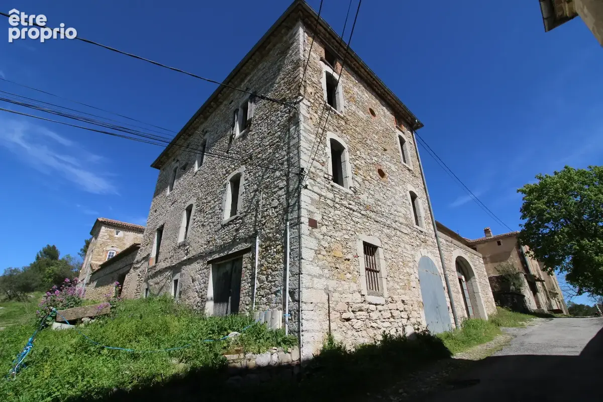 Mas de 2500 m2 sur 26 hectares. - photo 31