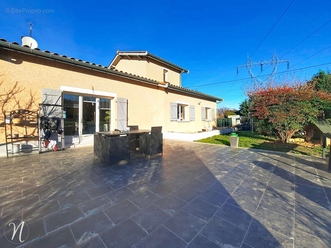 Maison à SIMANDRES