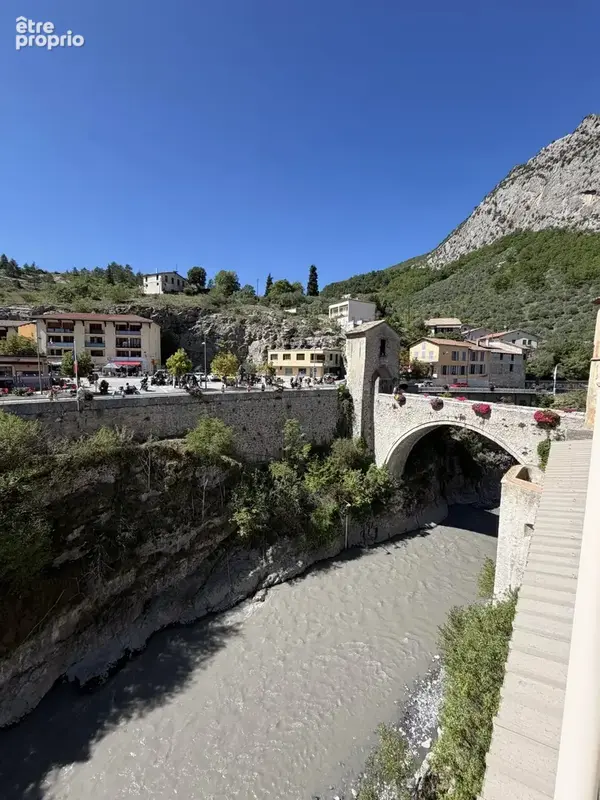 Appartement à ENTREVAUX