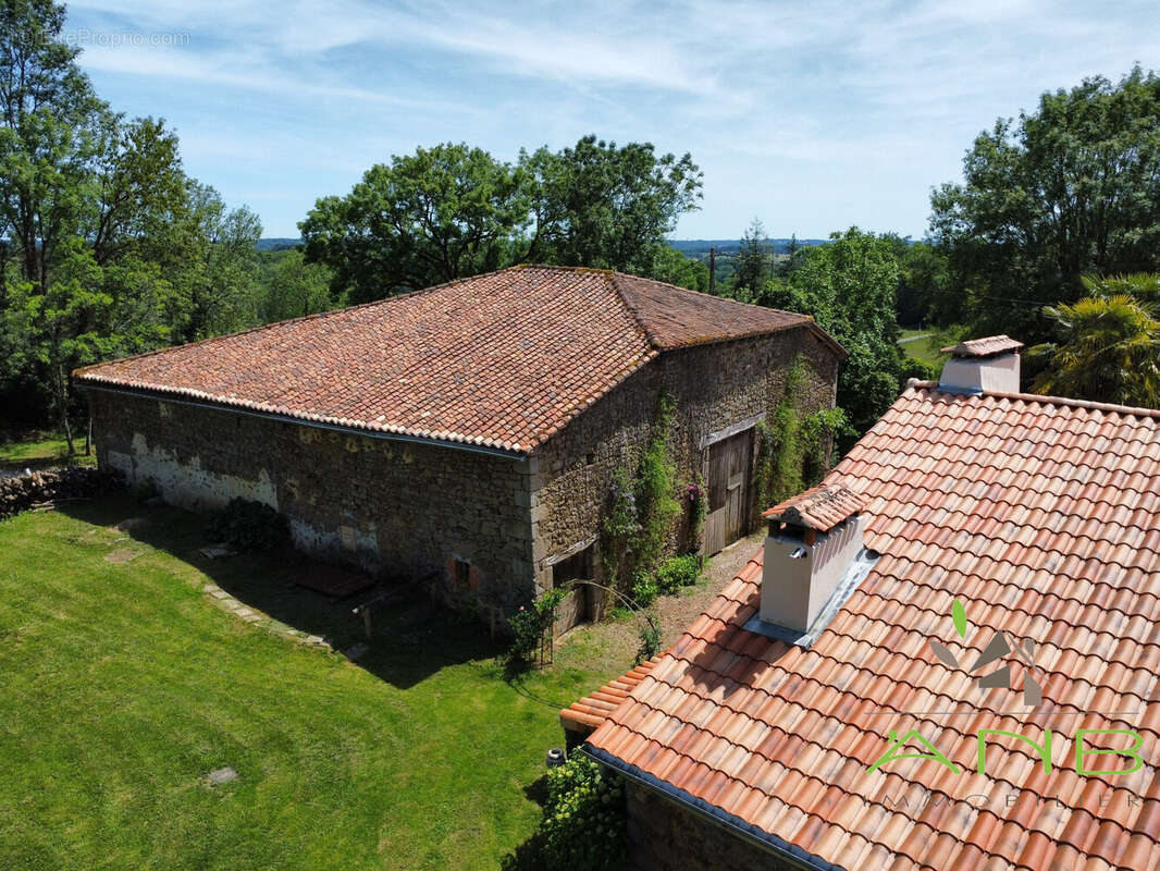 Maison à MAZEROLLES