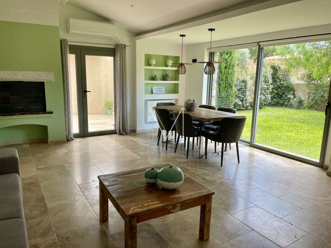 Maison à PLAN-DE-LA-TOUR