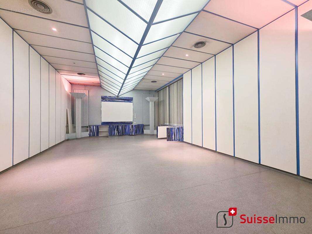 Commerce à PONT-DE-ROIDE