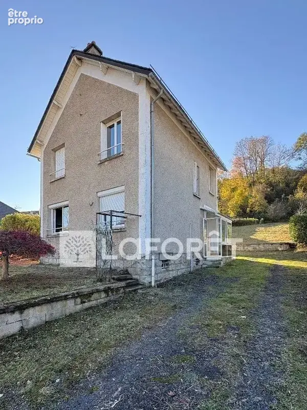 Maison à RIOM-ES-MONTAGNES