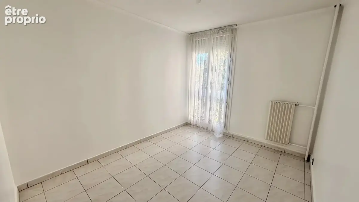 Appartement 4 pièces 81 m² à vendre à Vitrolles (13127) - photo 4