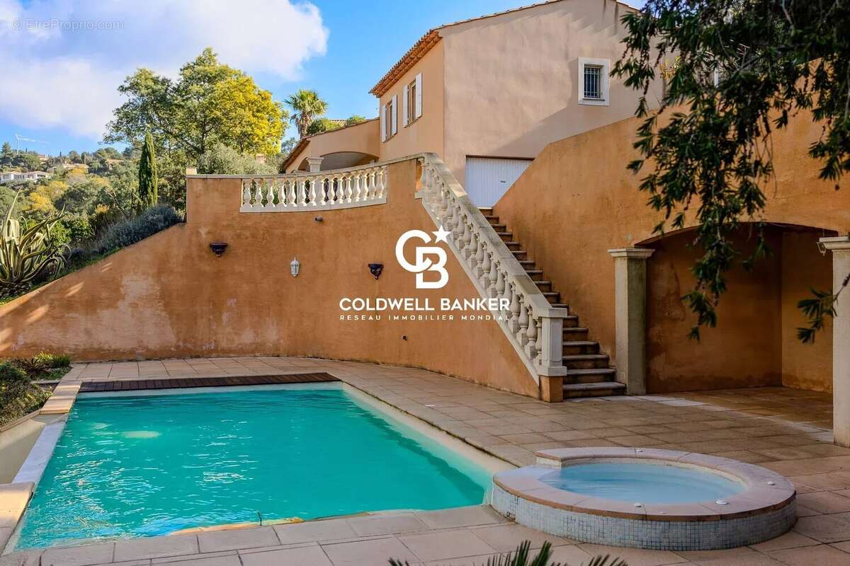 Maison à RAYOL-CANADEL-SUR-MER