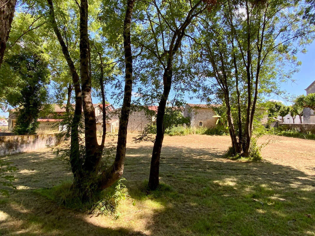 Maison à SAINT-CIERS-DU-TAILLON