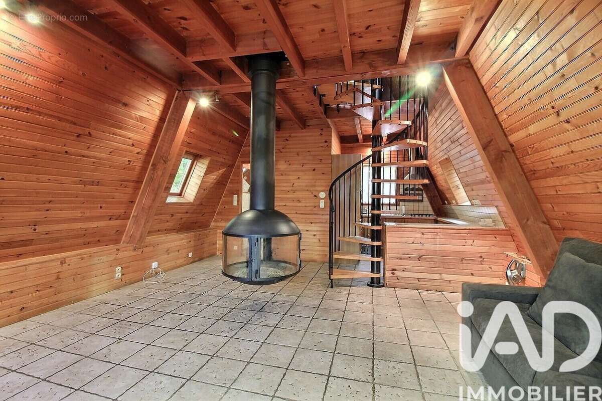 98 m² à Chard  - photo 2