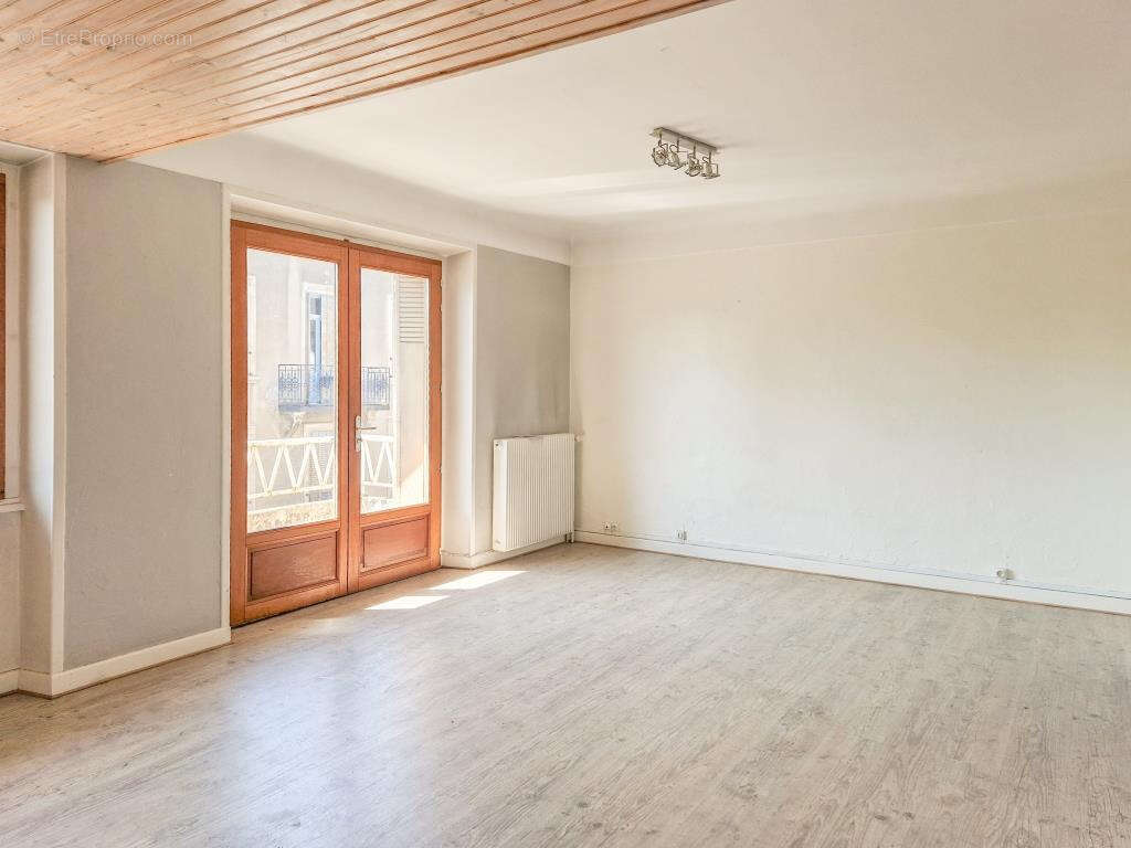 Spécial investissement : T3 80 m2 + 2 plateaux de 75 et 116 m2 - photo 2