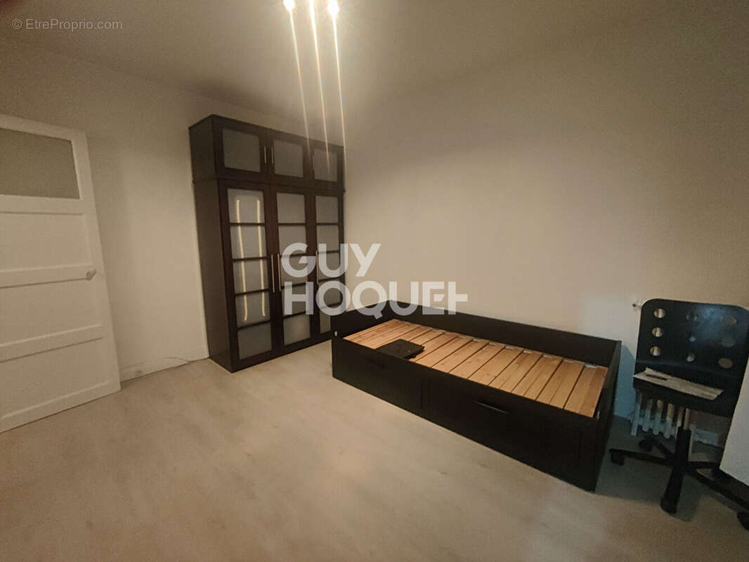 Appartement à COURBEVOIE