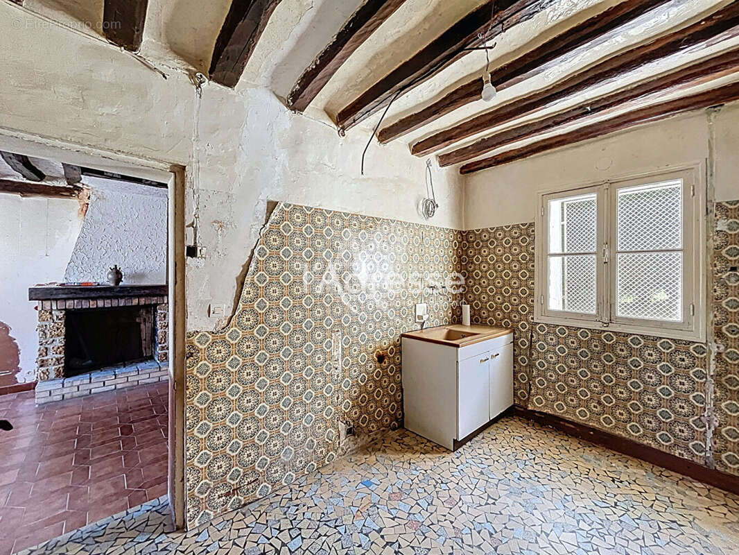 Autre à SAINT-JEAN-LES-DEUX-JUMEAUX