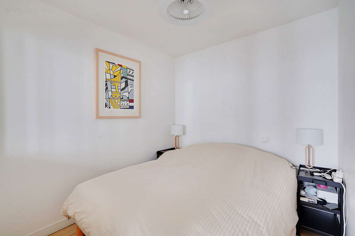 Appartement à PARIS-1E