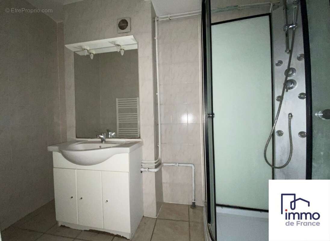 Appartement 341 m² à Pont-Eveque  - photo 4